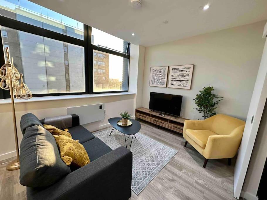 マンチェスター1 Bed Flat With View Of Old Traffordアパートメント エクステリア 写真