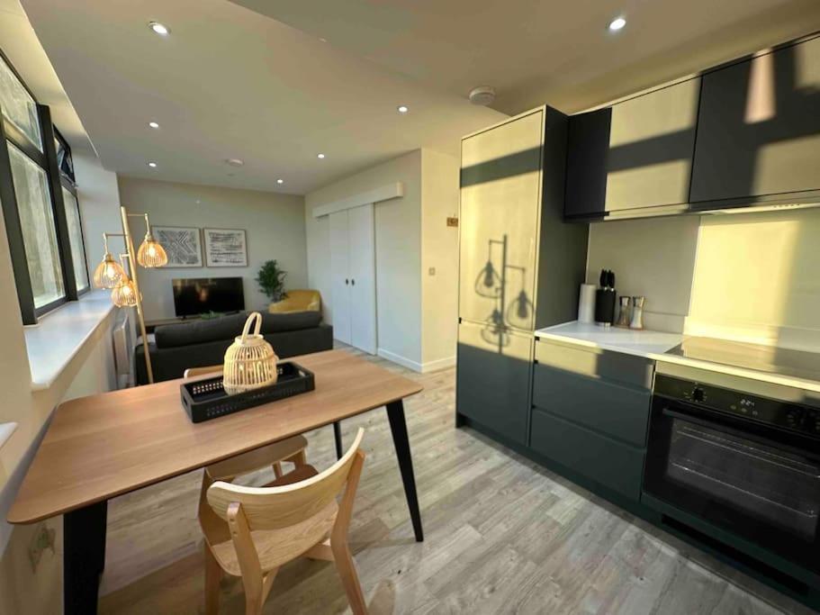 マンチェスター1 Bed Flat With View Of Old Traffordアパートメント エクステリア 写真